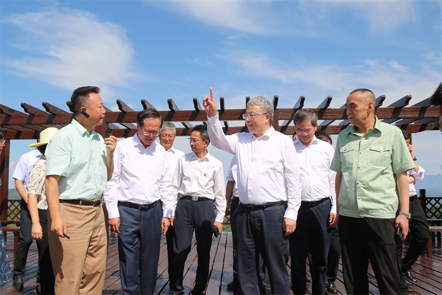 2024.06.23全國政協(xié)副主席、民盟中央常務副主席、中國科學院院士、清華大學副校長王光謙蒞臨金徽股份視察.jpg