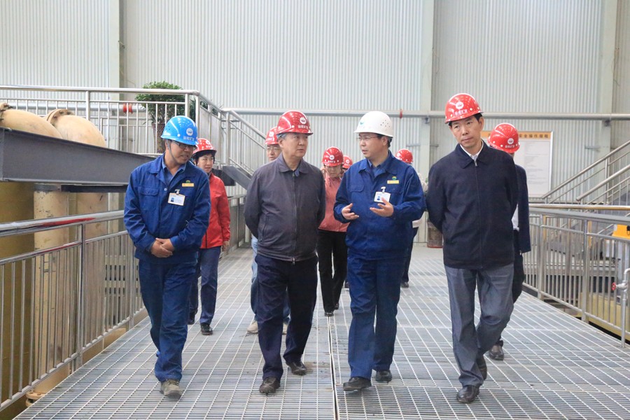 20-2016年5月，國家水利部原副部長朱登銓一行蒞臨金徽股份調研項目建設工作。.jpg