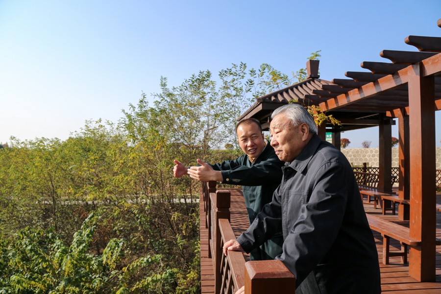 21-2019年10月，國家水利部原副部長王守強參觀金徽股份時盛贊：金徽股份是綠色礦山、文明礦山、美麗礦山。.jpg