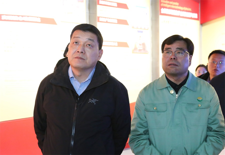 38-2023年12月，民建甘肅省委員會主任委員，全國政協(xié)委員，甘肅省政協(xié)常委，省生態(tài)環(huán)境廳廳長，省核安全局局長葛建團蒞臨金徽股份調研。.jpg
