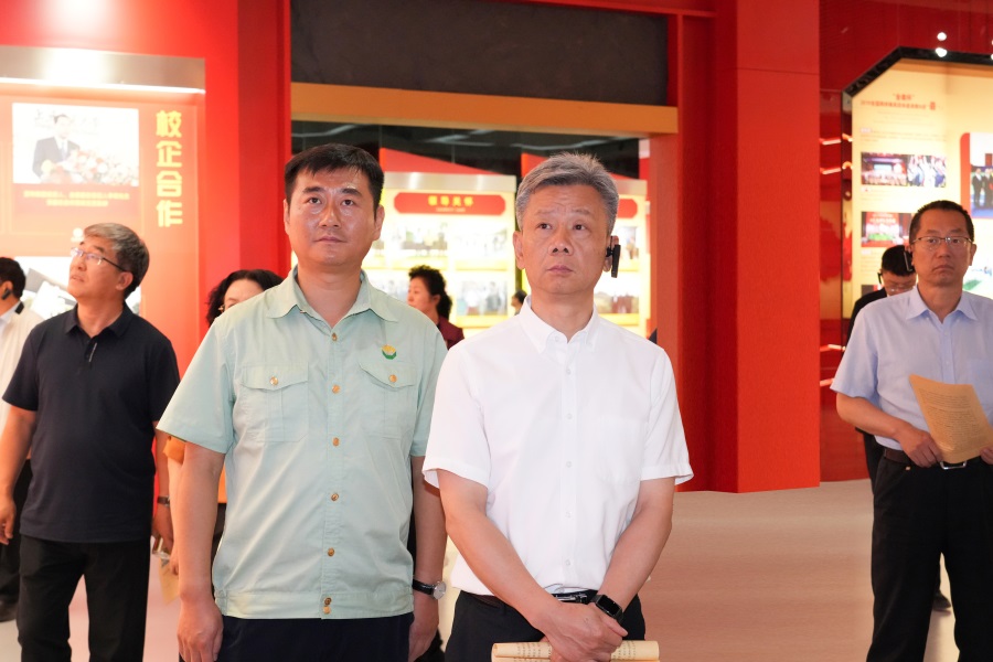 2024.06.23全國政協(xié)委員、省政協(xié)副主席、民盟甘肅省委會主委劉仲奎蒞臨金徽股份調研.jpg