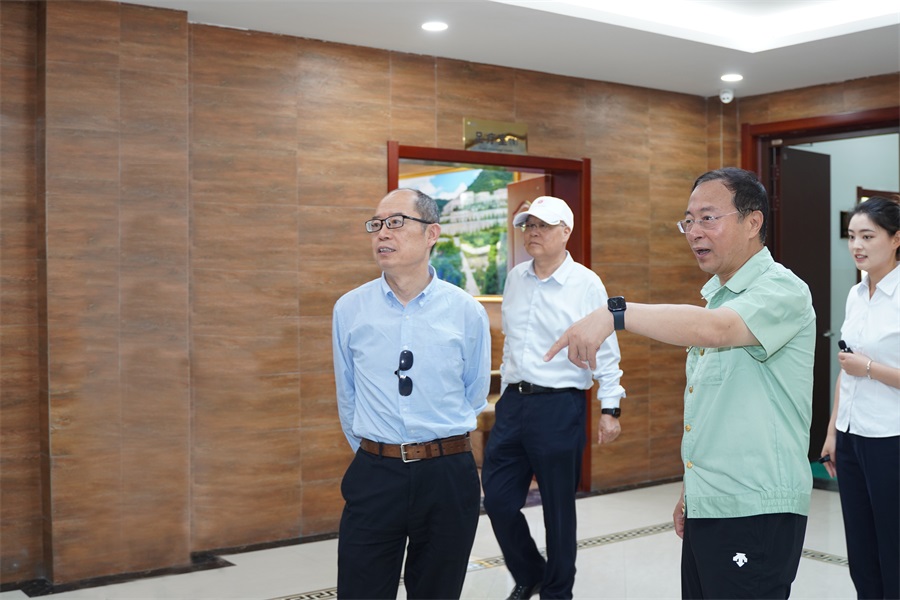 2024.06.23重慶市政協(xié)副主席、民盟市委會主委杜惠平蒞臨金徽股份調研.jpg